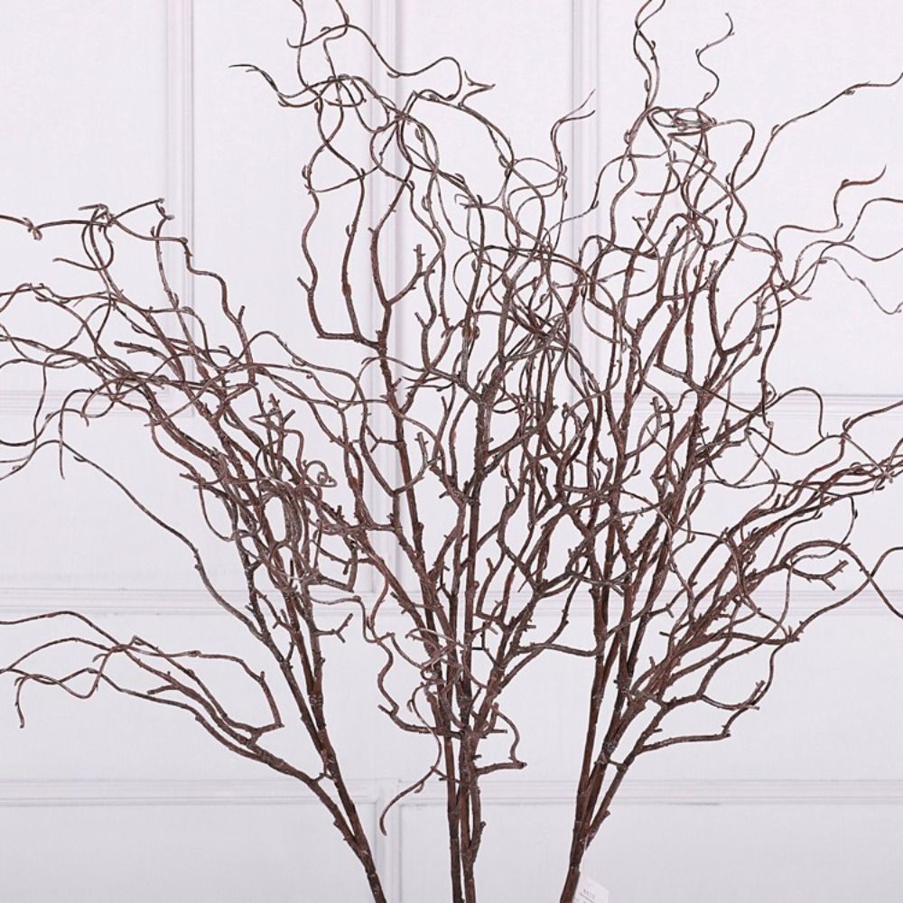 Branch Curly Willow - 120cmの長さの人工柳の枝。リアルなデザインで、4本の枝が分かれており、柔らかい質感とカールした形状が特徴。造花としても使用可能。