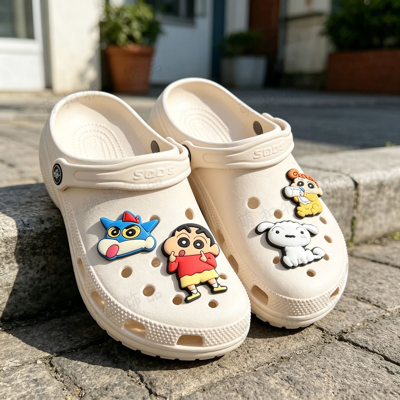 クレヨンしんちゃんシューズフラワーアクセサリー可愛いDIYデ - Florist Supplies のレビューと価格