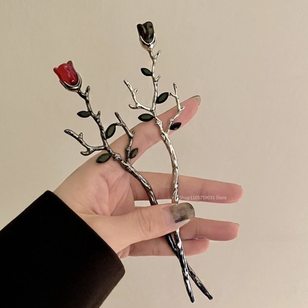 ヴィンテージメタル製赤いバラの花のヘアピン、女性用エレガント - Florist Supplies のレビューと価格